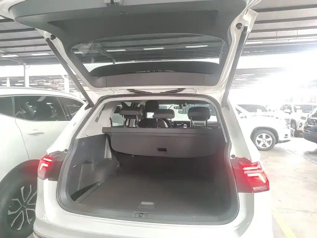 Tiguan L 2022 330TSI Automatic 2WD R-Line Premium Edition — миниатюра 19
