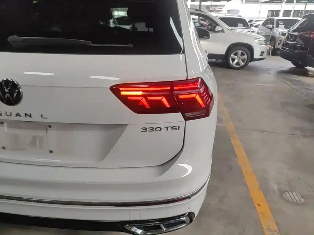 Tiguan L 2022 330TSI Automatic 2WD R-Line Premium Edition — миниатюра 8