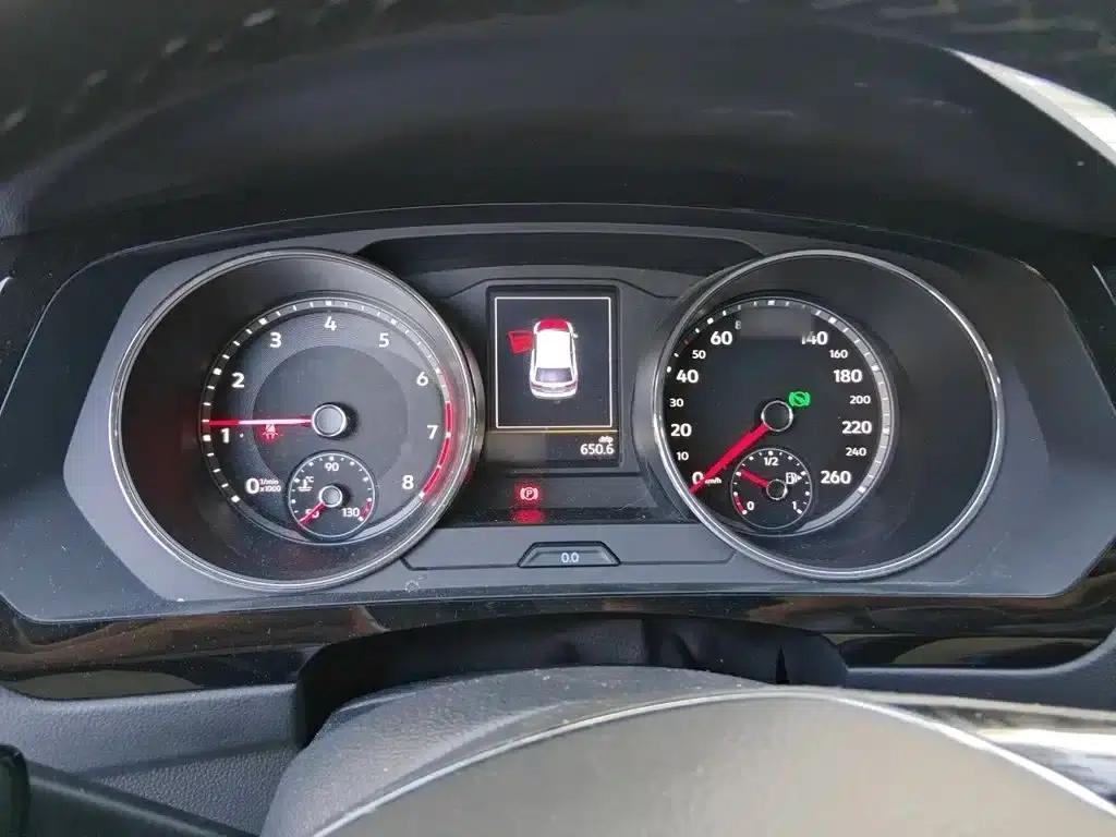 Tiguan L 2018 330TSI Automatic 2WD Luxury Edition — миниатюра 4