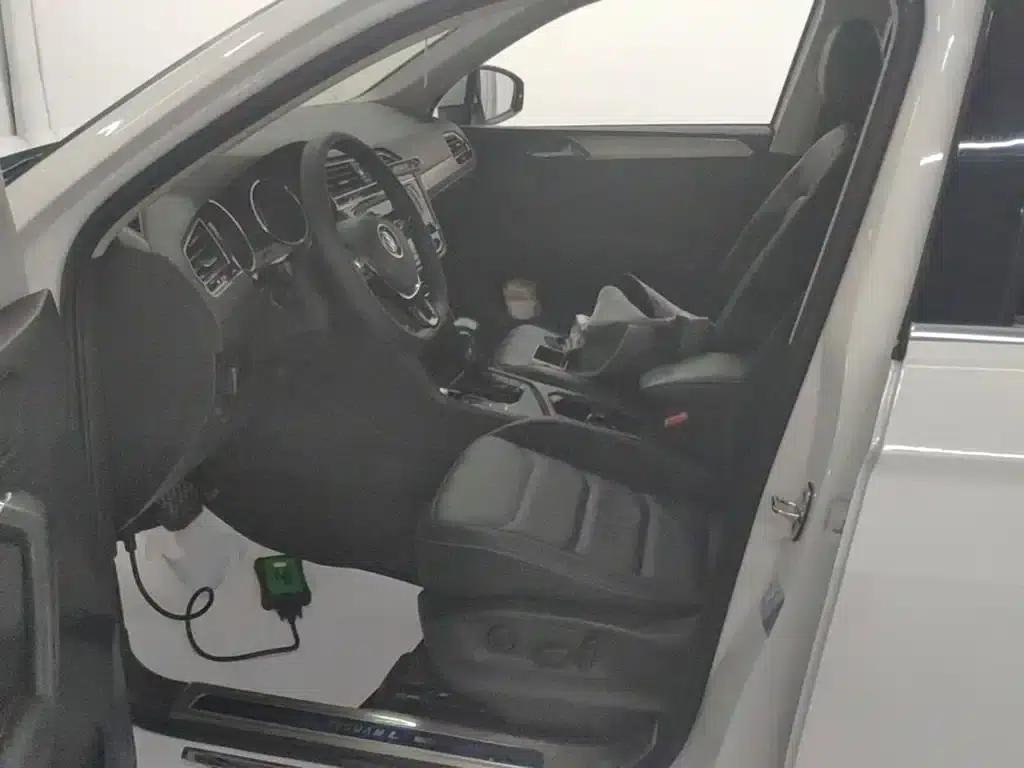 Tiguan L 2017 330TSI Automatic 2WD Luxury Edition — миниатюра 15