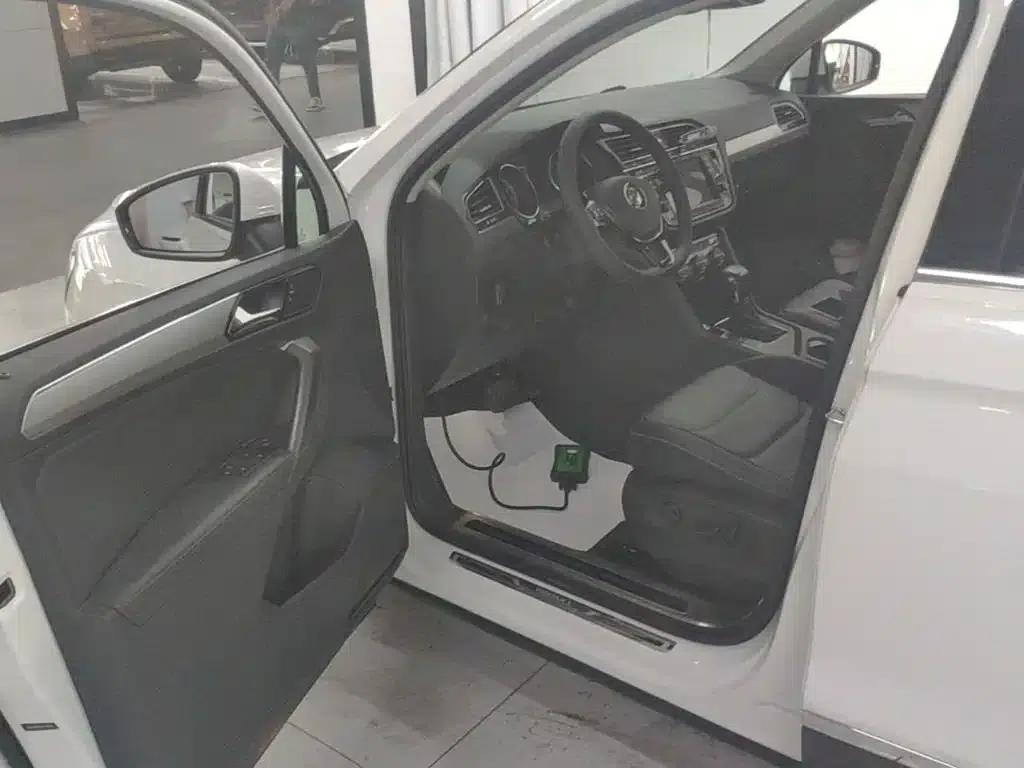 Tiguan L 2017 330TSI Automatic 2WD Luxury Edition — миниатюра 16