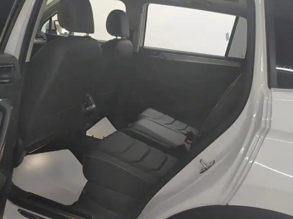Tiguan L 2017 330TSI Automatic 2WD Luxury Edition — миниатюра 17