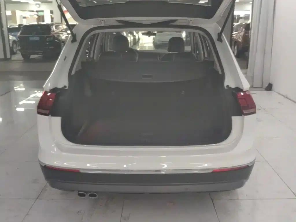 Tiguan L 2017 330TSI Automatic 2WD Luxury Edition — миниатюра 19