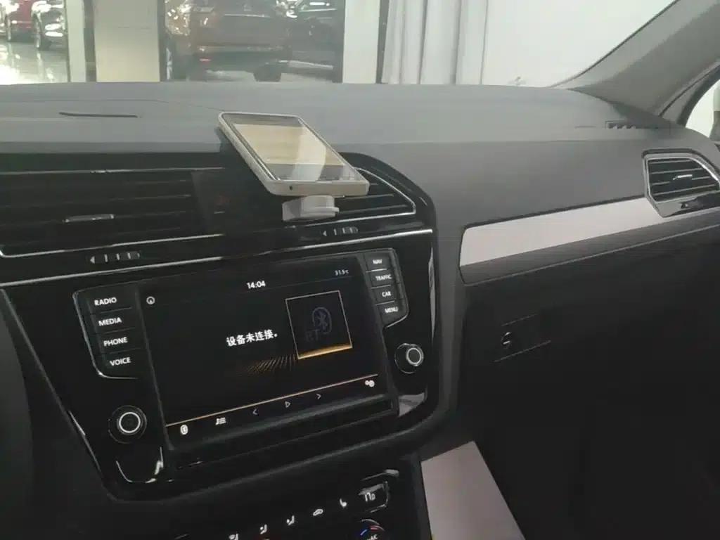 Tiguan L 2017 330TSI Automatic 2WD Luxury Edition — миниатюра 10