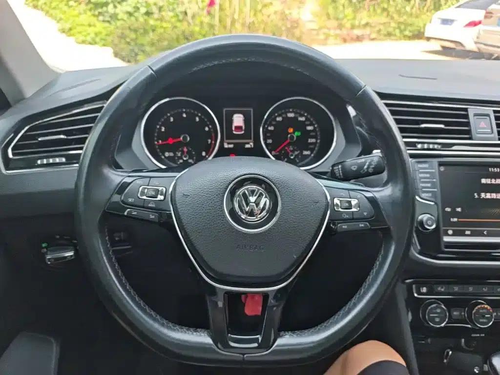 Tiguan L 2017 330TSI Automatic 2WD Luxury Edition — миниатюра 11