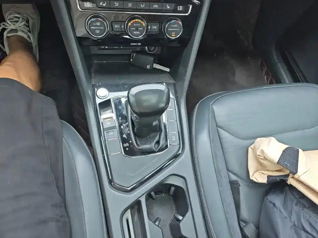 Tiguan L 2017 330TSI Automatic 2WD Luxury Edition — миниатюра 14