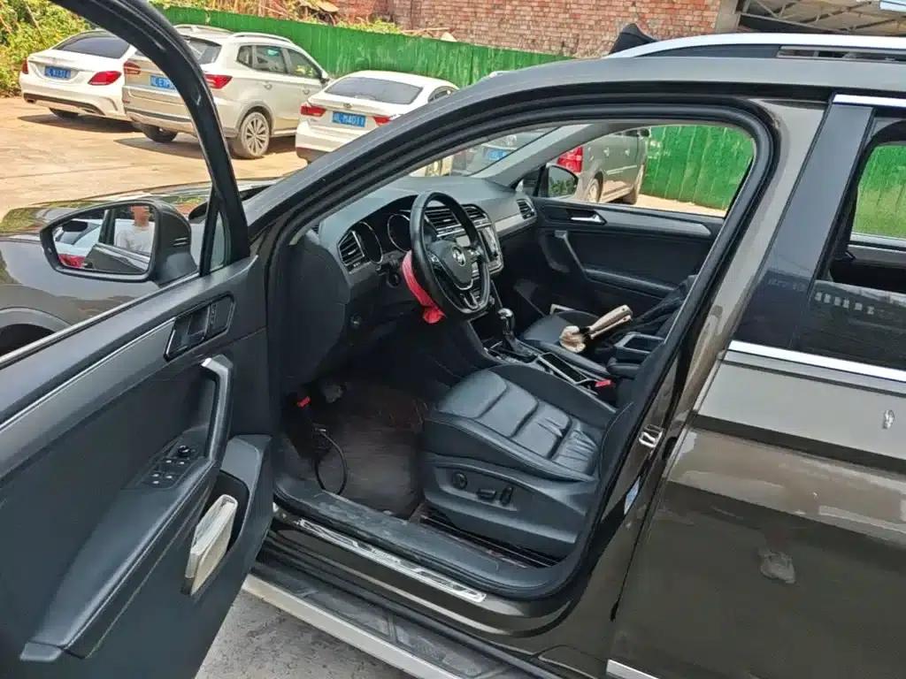 Tiguan L 2017 330TSI Automatic 2WD Luxury Edition — миниатюра 16