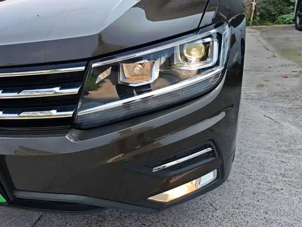 Tiguan L 2017 330TSI Automatic 2WD Luxury Edition — миниатюра 24