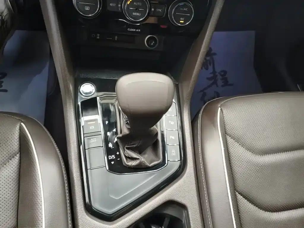 Tiguan L 2017 330TSI Automatic 2WD Flagship Edition — миниатюра 14