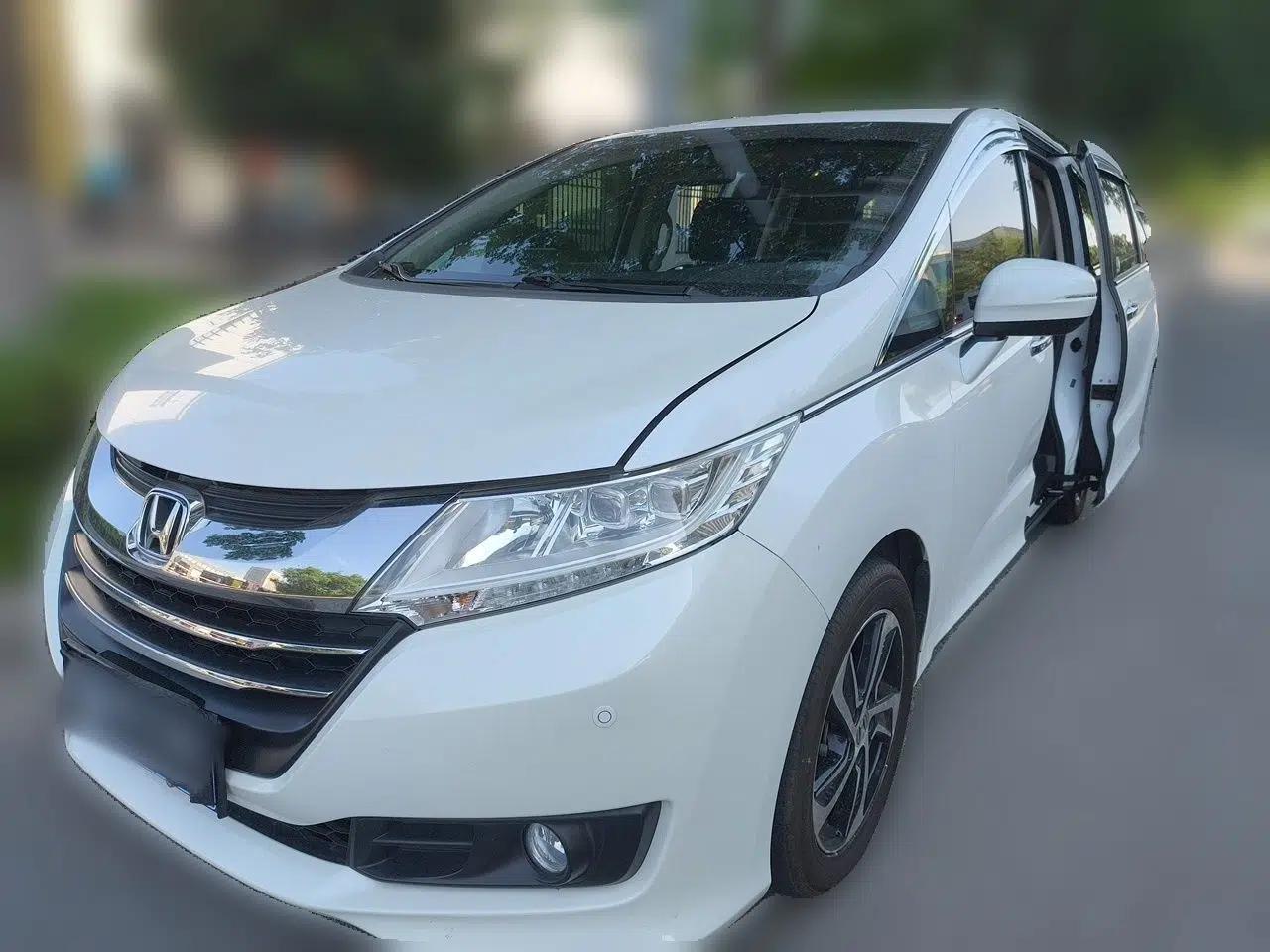 Honda Odyssey 2015 2.4L Smart Edition — миниатюра 1