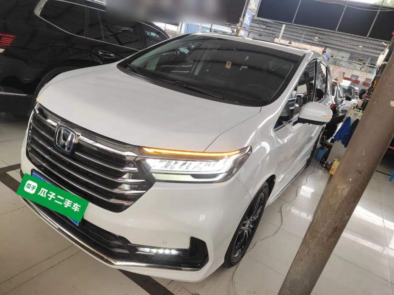 Honda Odyssey 2022 2.0L eHEV Sharp·Luxury Edition — миниатюра 1
