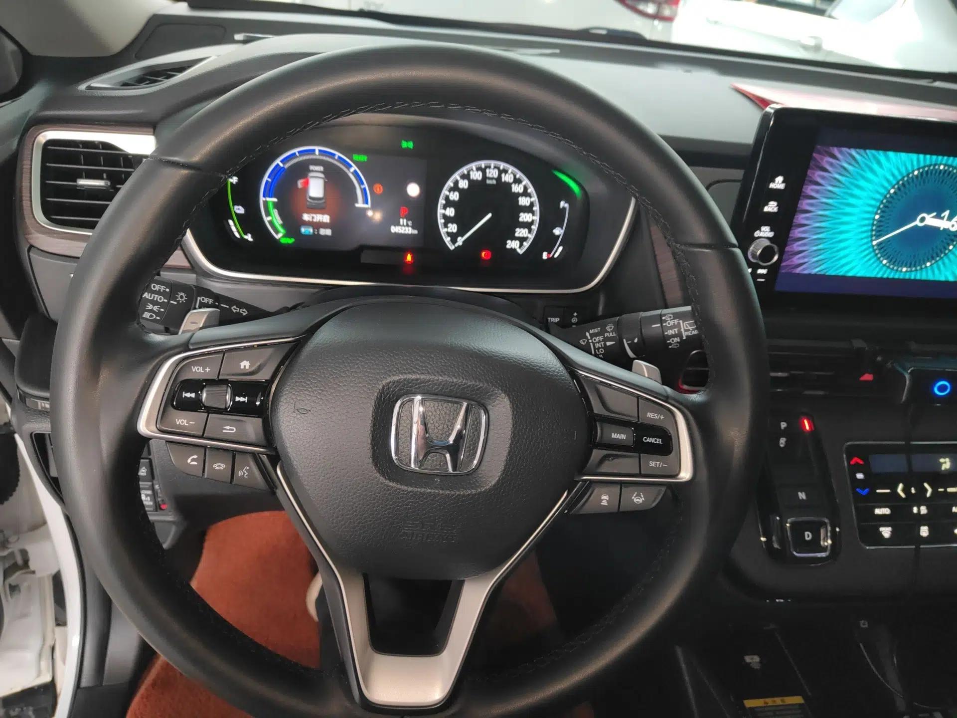 Honda Odyssey 2022 2.0L eHEV Sharp·Luxury Edition — миниатюра 13
