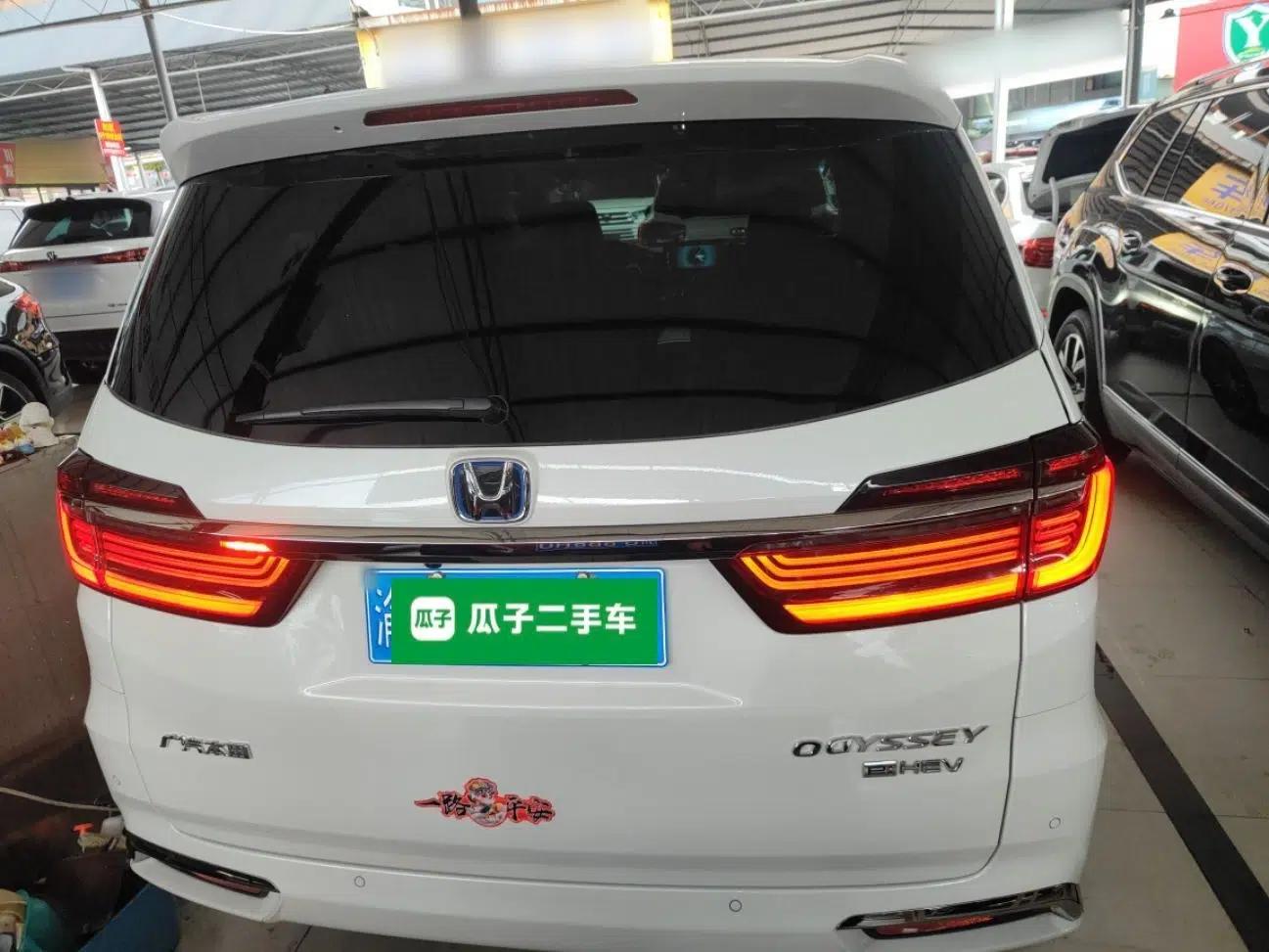 Honda Odyssey 2022 2.0L eHEV Sharp·Luxury Edition — миниатюра 3