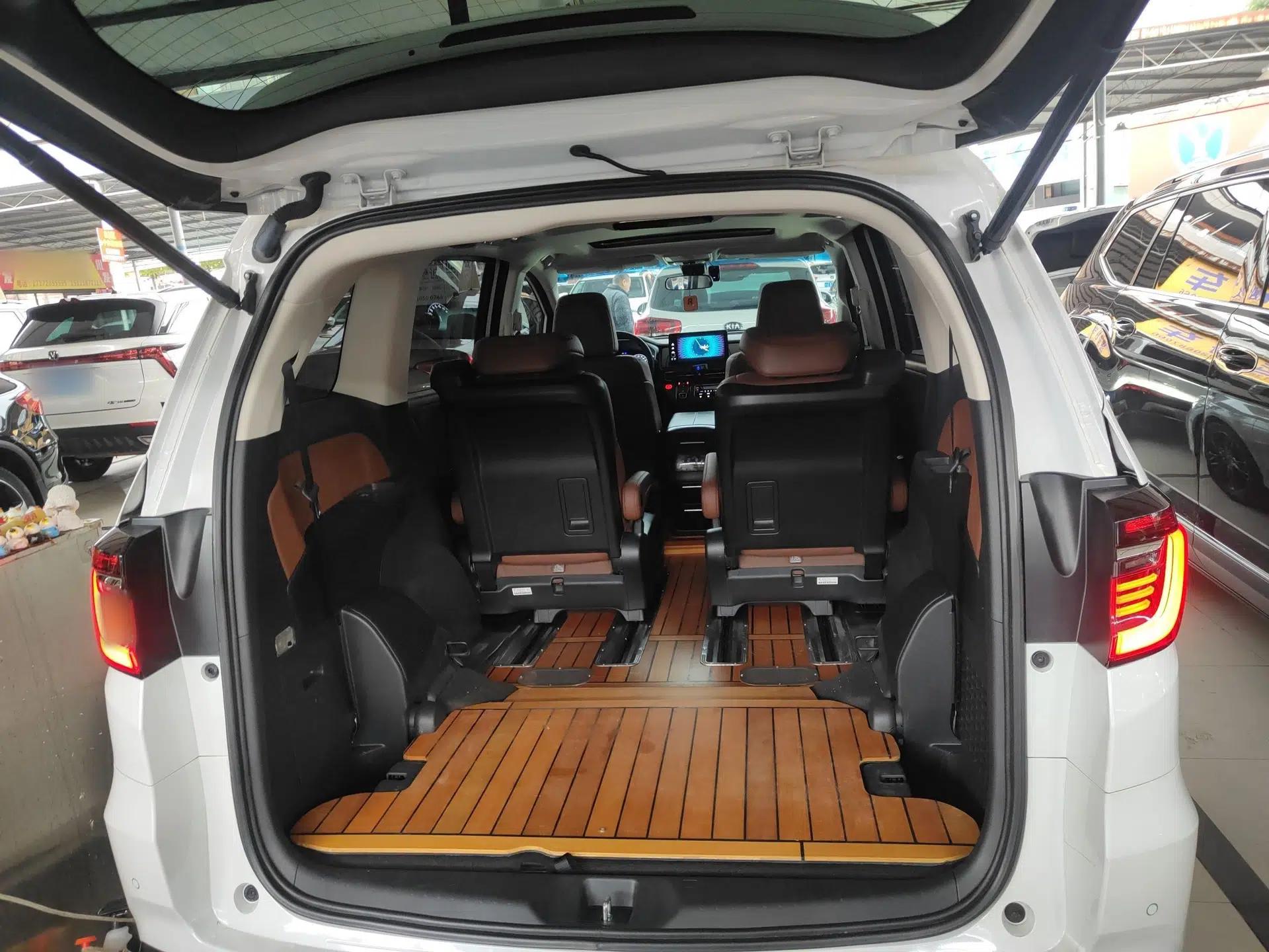 Honda Odyssey 2022 2.0L eHEV Sharp·Luxury Edition — миниатюра 22