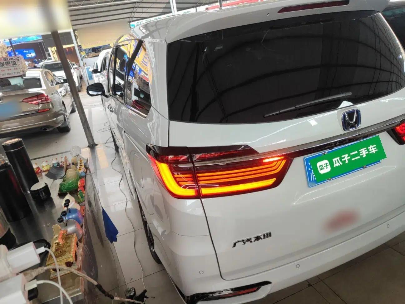 Honda Odyssey 2022 2.0L eHEV Sharp·Luxury Edition — миниатюра 8