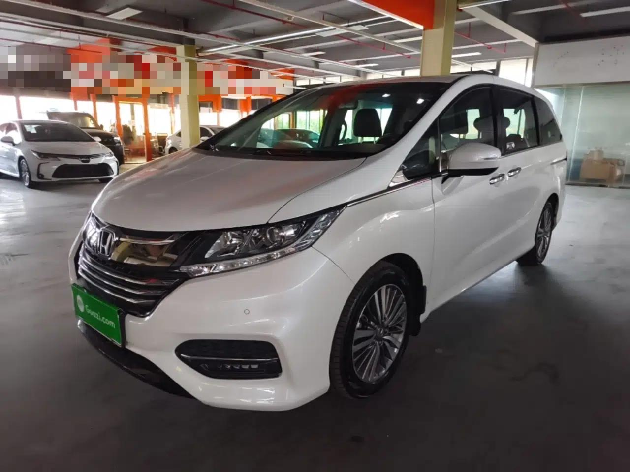 Honda Odyssey 2018 2.4L Luxury Edition — миниатюра 1