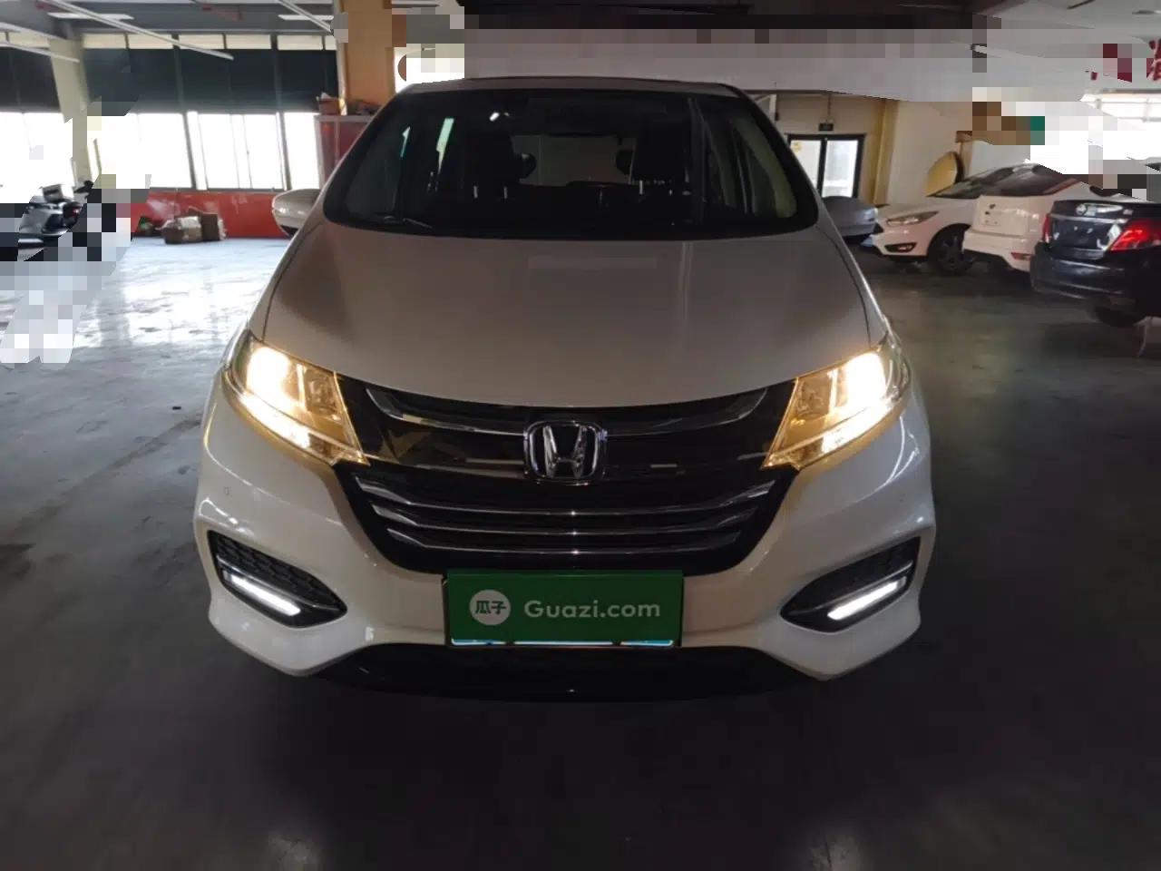 Honda Odyssey 2018 2.4L Luxury Edition — миниатюра 2