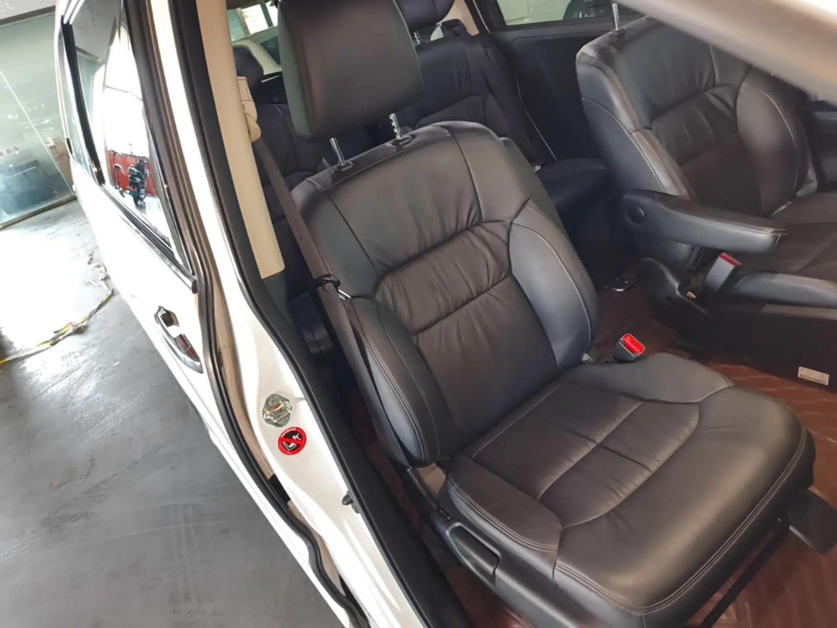 Honda Odyssey 2018 2.4L Luxury Edition — миниатюра 19