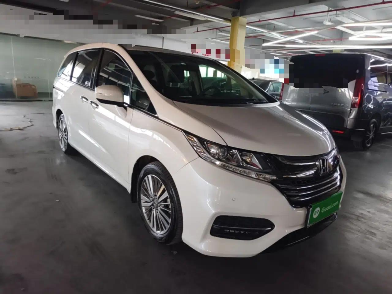 Honda Odyssey 2018 2.4L Luxury Edition — миниатюра 3