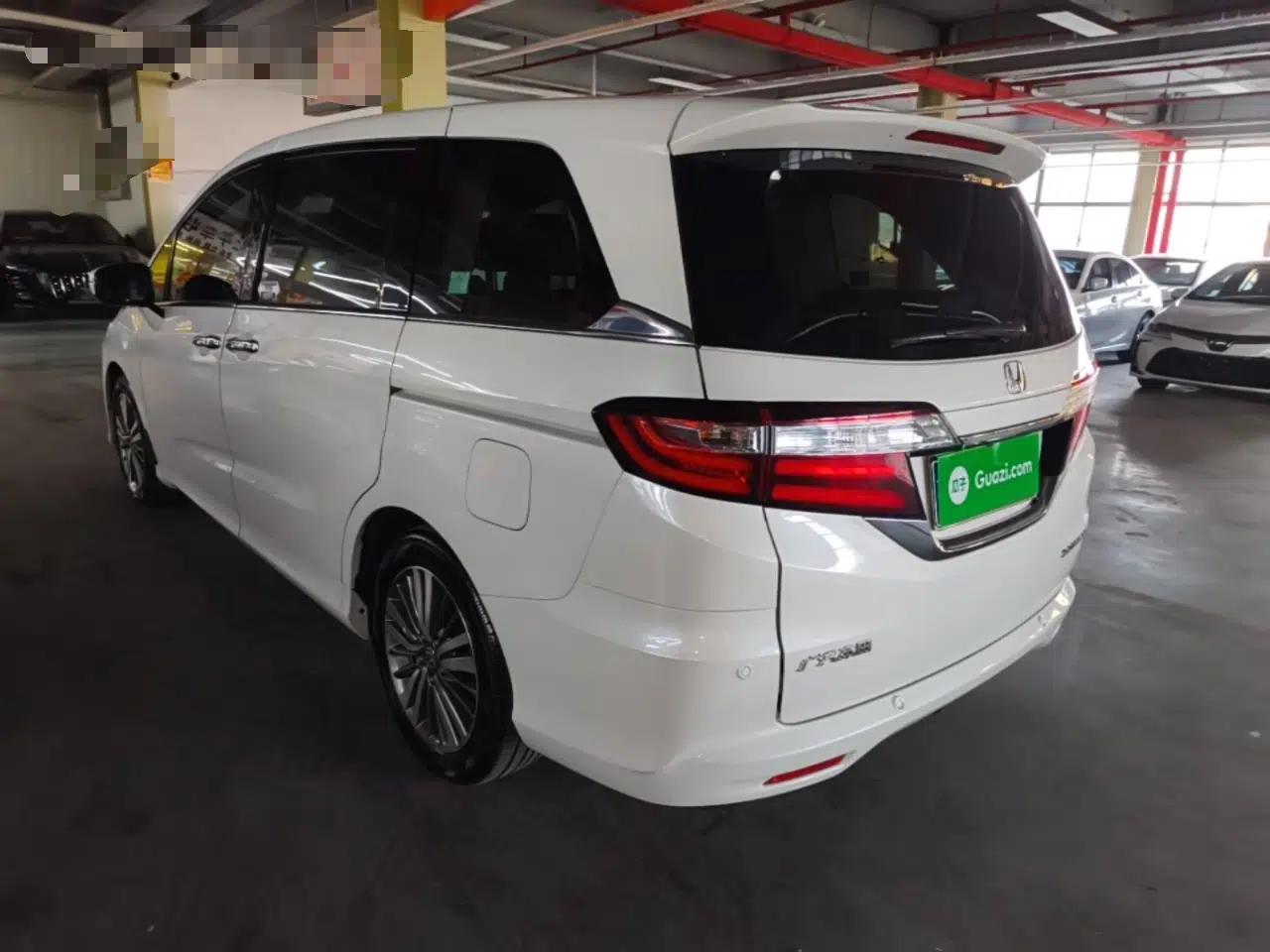 Honda Odyssey 2018 2.4L Luxury Edition — миниатюра 4