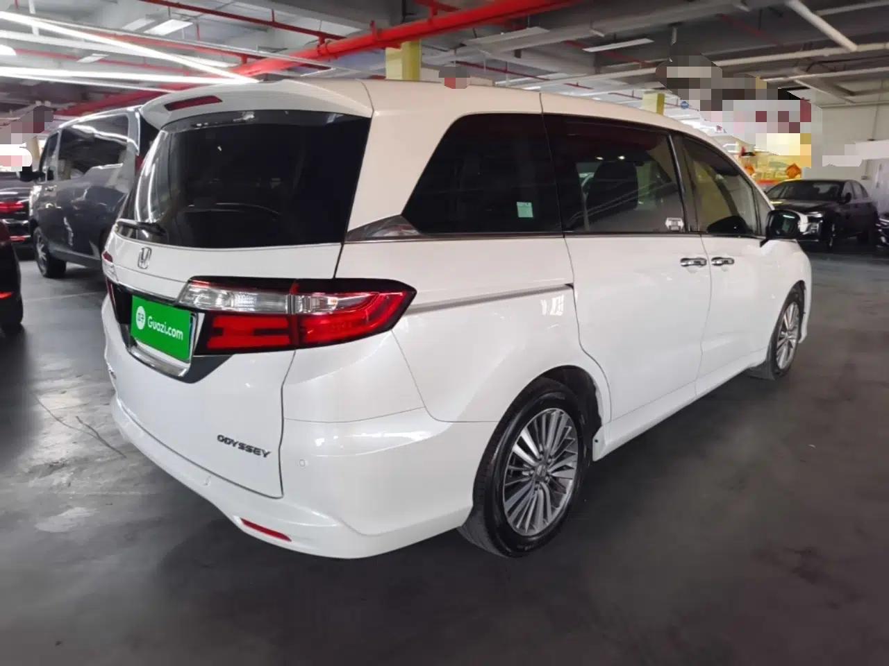 Honda Odyssey 2018 2.4L Luxury Edition — миниатюра 6
