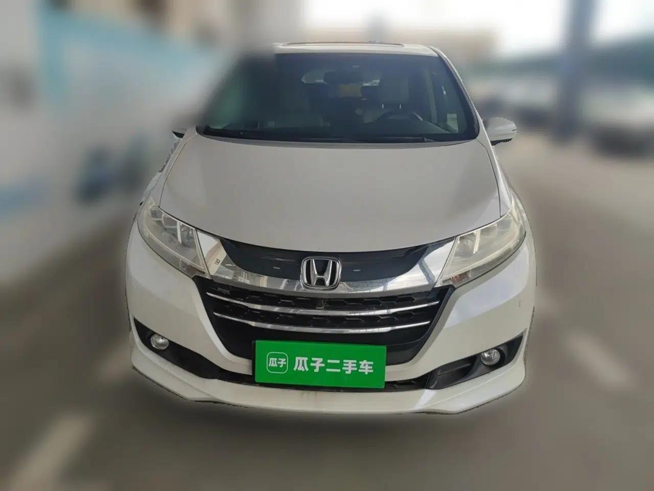 Honda Odyssey 2015 2.4L Supreme Edition — миниатюра 2