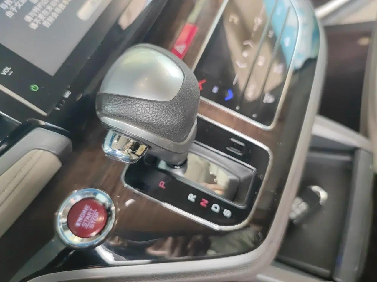 Honda Odyssey 2015 2.4L Supreme Edition — миниатюра 14