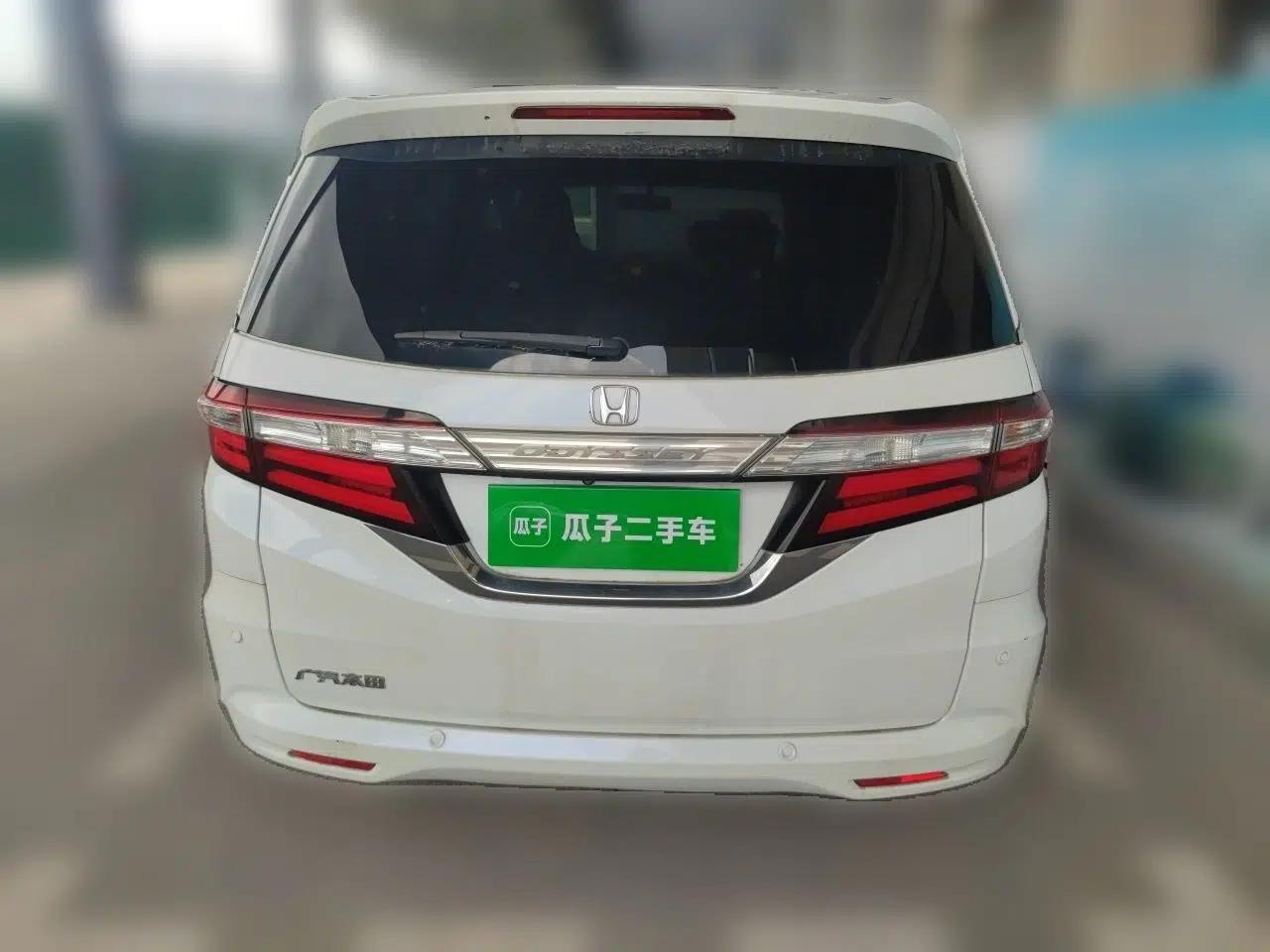 Honda Odyssey 2015 2.4L Supreme Edition — миниатюра 5