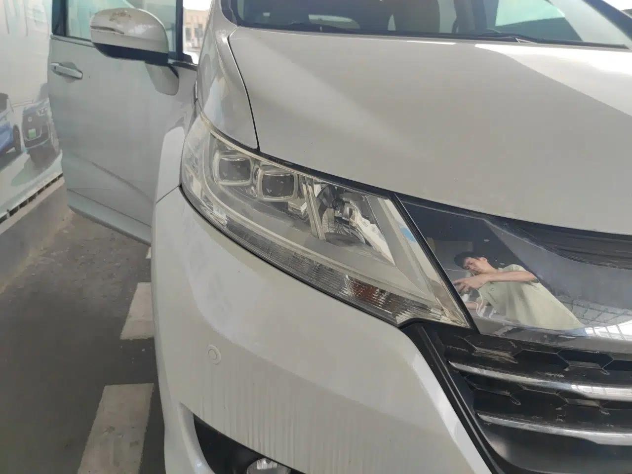 Honda Odyssey 2015 2.4L Supreme Edition — миниатюра 7
