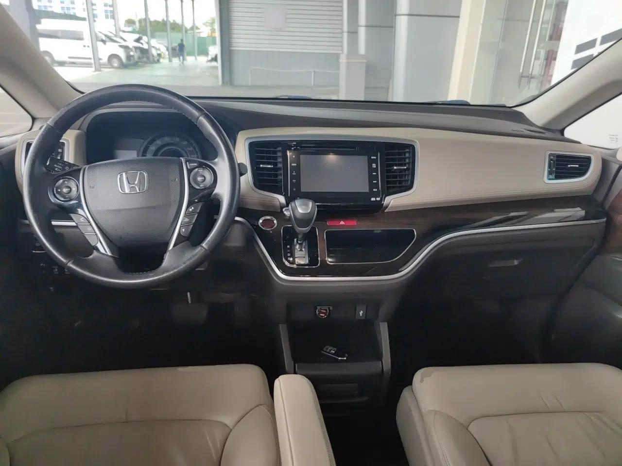 Honda Odyssey 2015 2.4L Supreme Edition — миниатюра 9