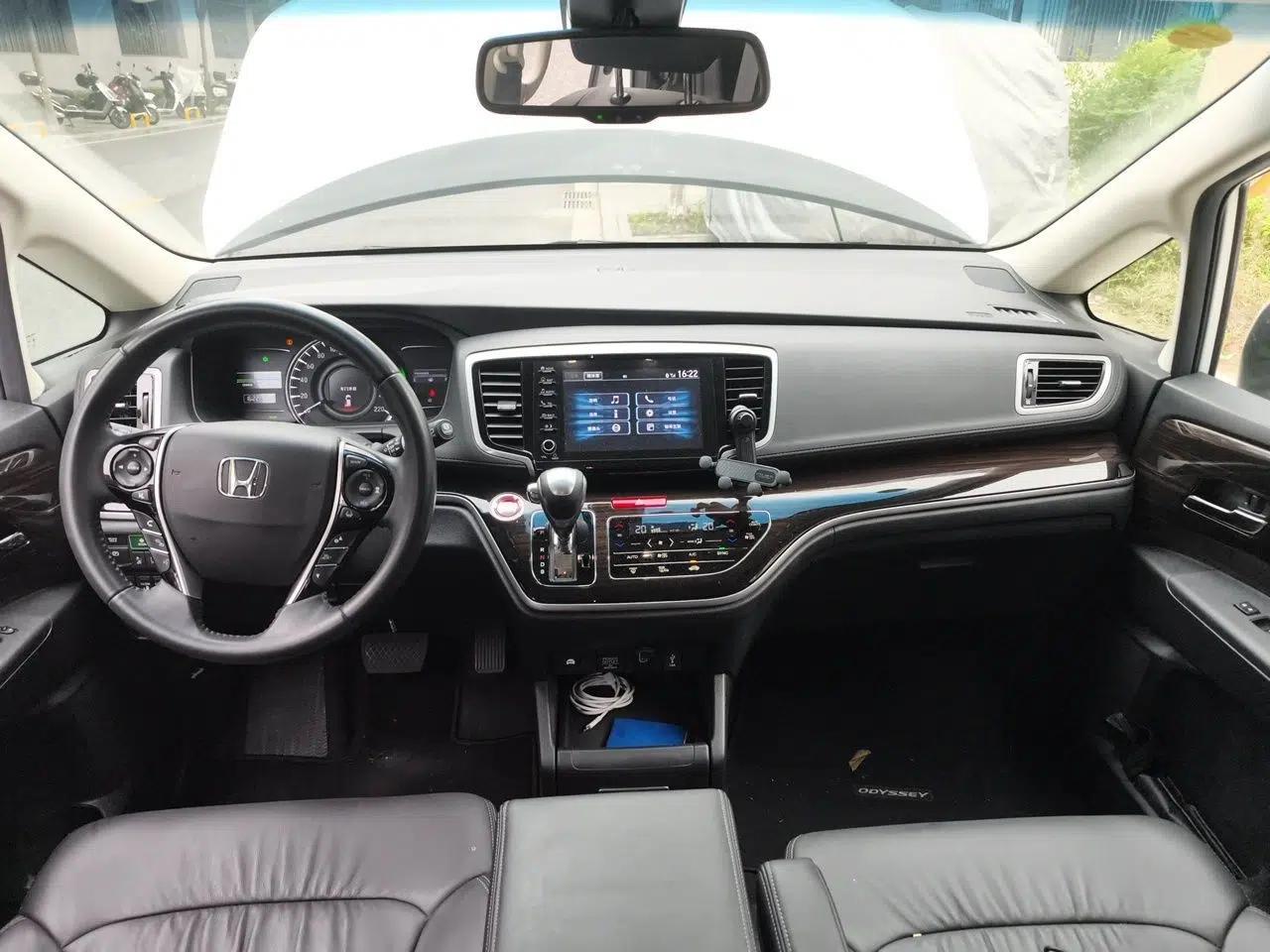 Honda Odyssey 2019 2.0L Rui·Zhi Zhen Edition — миниатюра 9