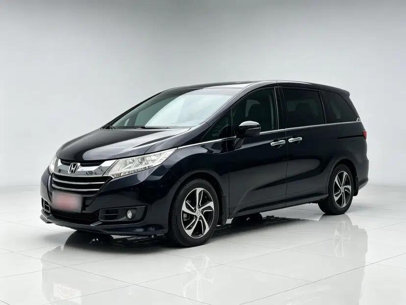 Honda Odyssey 2015 Revised 2.4L Luxury Edition — миниатюра 1