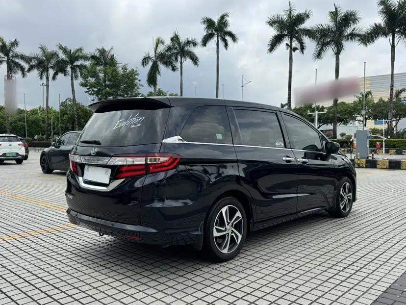 Honda Odyssey 2015 Revised 2.4L Luxury Edition — миниатюра 17