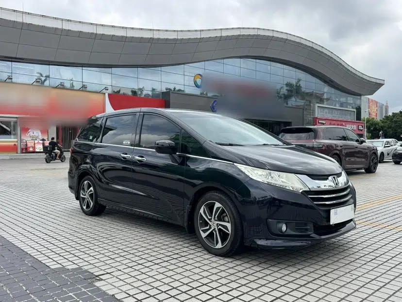 Honda Odyssey 2015 Revised 2.4L Luxury Edition — миниатюра 18