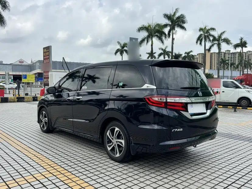 Honda Odyssey 2015 Revised 2.4L Luxury Edition — миниатюра 19