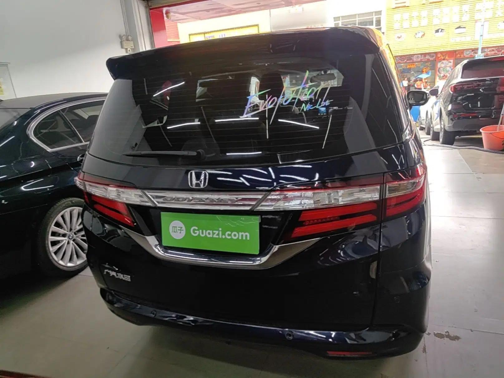 Honda Odyssey 2015 Revised 2.4L Luxury Edition — миниатюра 5