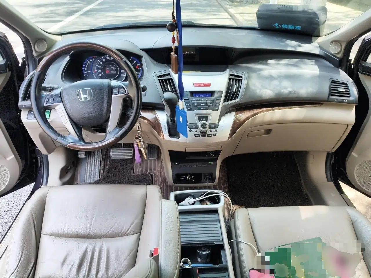 Honda Odyssey 2014 2.4L Luxury Edition — миниатюра 9