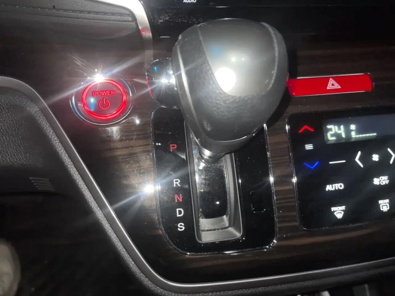 Honda Odyssey 2019 2.0L Rui-Zunxiang Edition — миниатюра 14