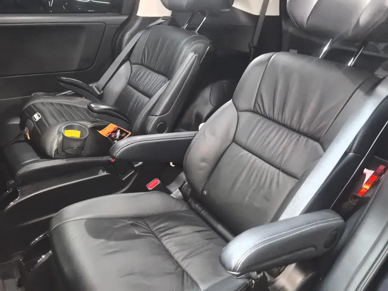 Honda Odyssey 2019 2.0L Rui-Zunxiang Edition — миниатюра 17