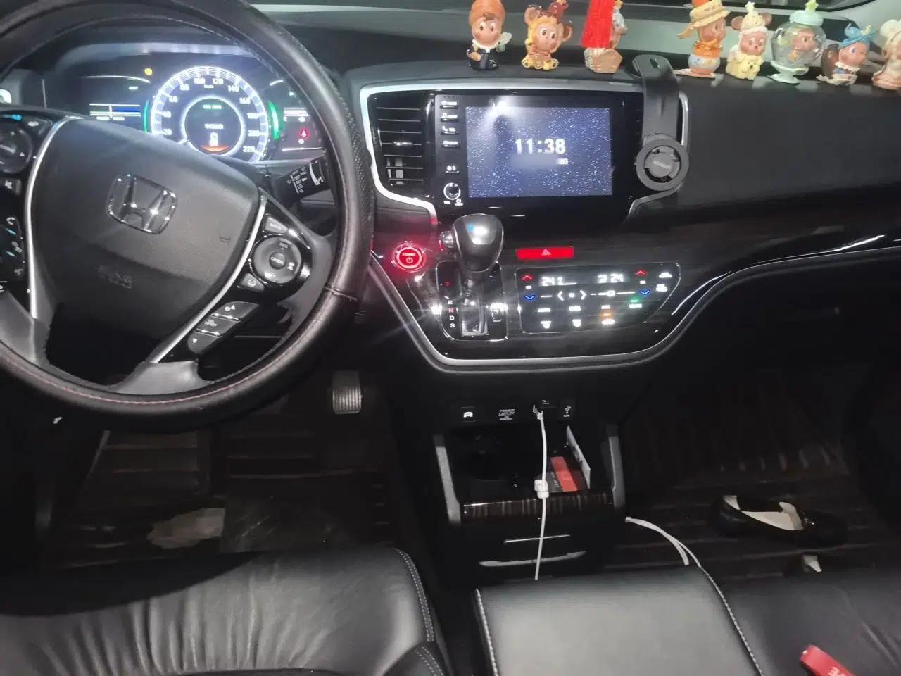 Honda Odyssey 2019 2.0L Rui-Zunxiang Edition — миниатюра 9