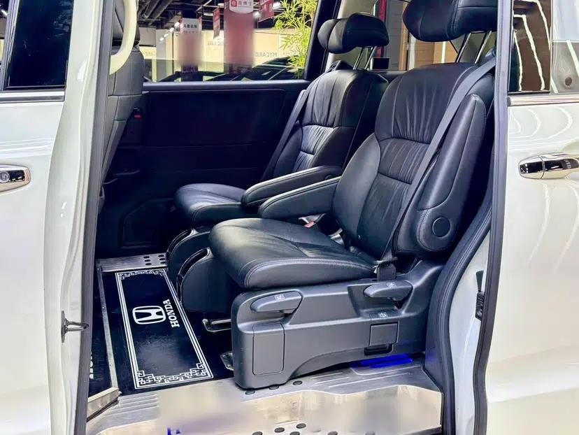Honda Odyssey 2022 2.0L eHEV Sharp Enjoyment Edition — миниатюра 19