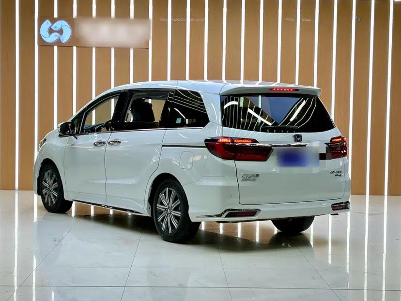 Honda Odyssey 2022 2.0L eHEV Sharp Enjoyment Edition — миниатюра 3