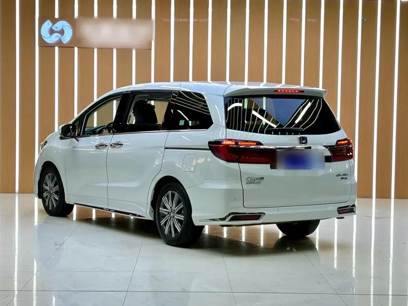 Honda Odyssey 2022 2.0L eHEV Sharp Enjoyment Edition — миниатюра 4