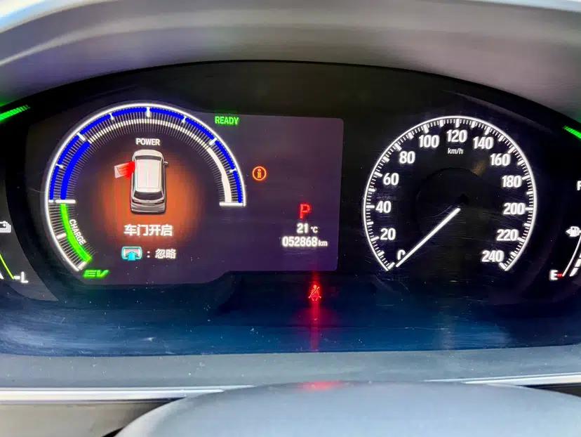 Honda Odyssey 2022 2.0L eHEV Sharp Enjoyment Edition — миниатюра 10
