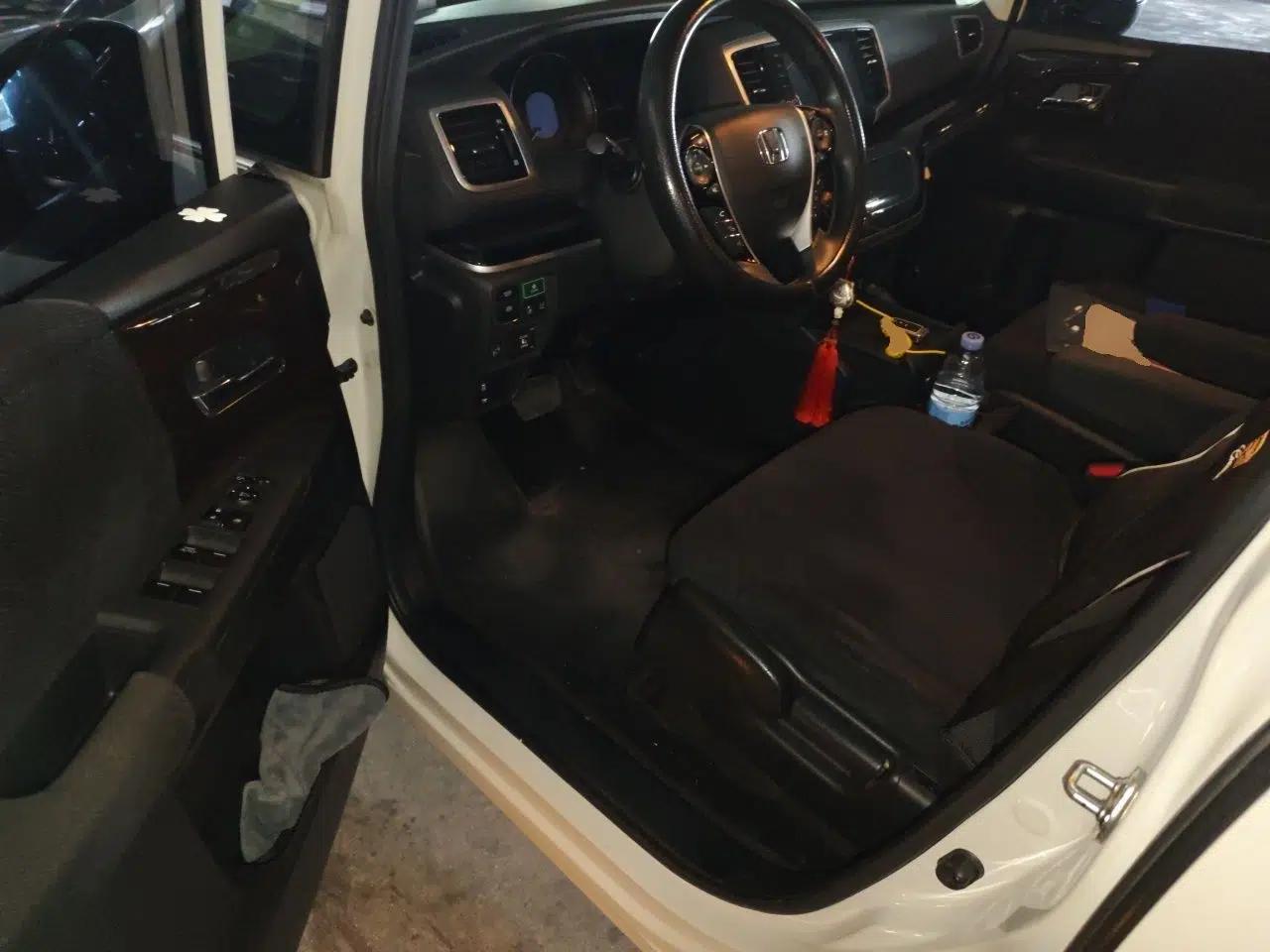 Honda Odyssey 2021 2.0L Rui-Changxiang Edition — миниатюра 16