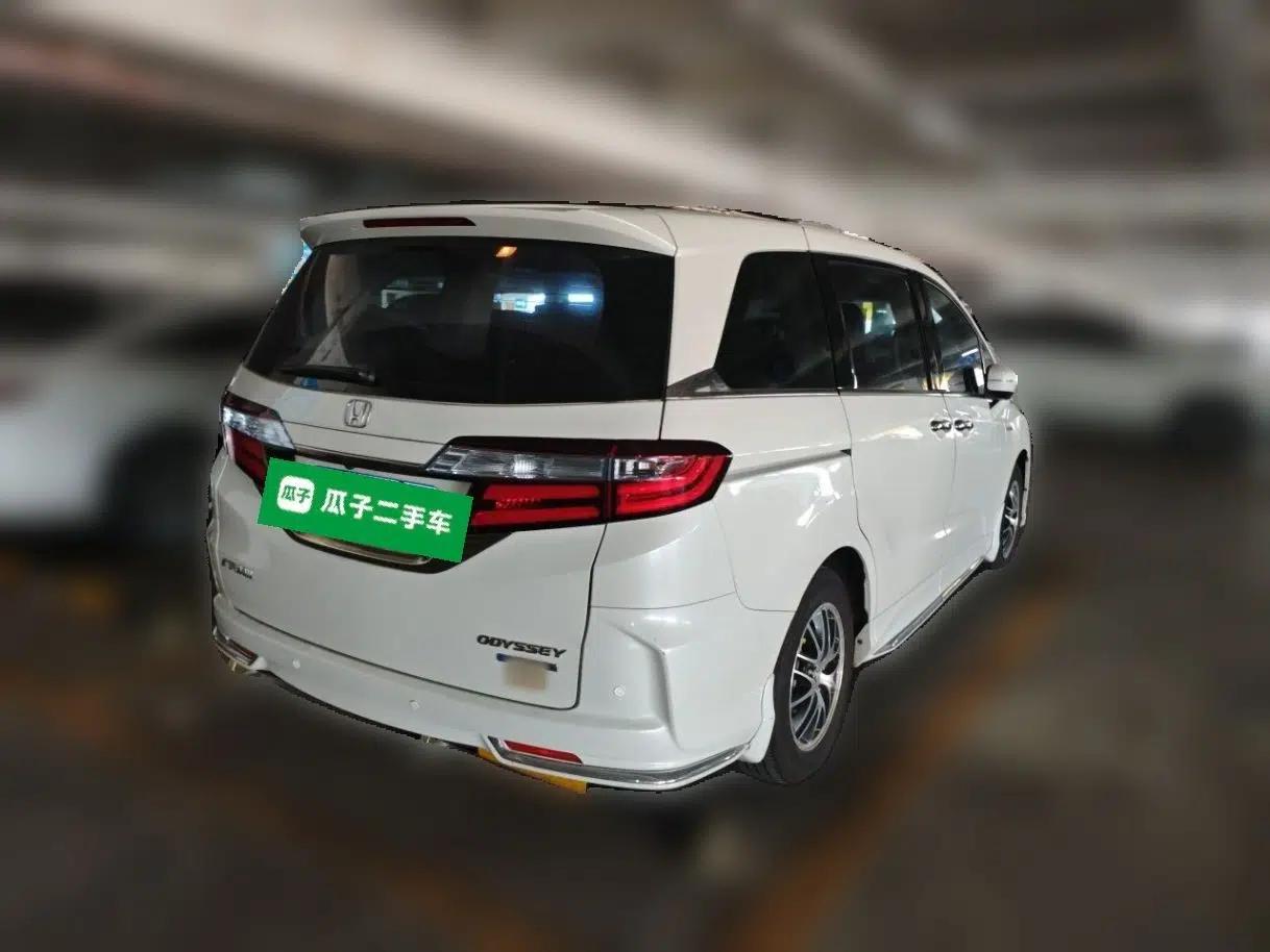 Honda Odyssey 2021 2.0L Rui-Changxiang Edition — миниатюра 6