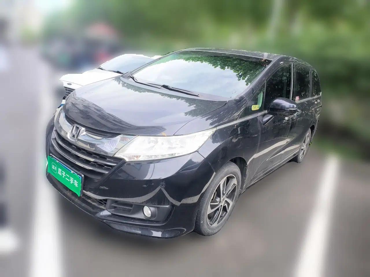 Honda Odyssey 2015 Updated Version 2.4L Smart Edition — миниатюра 1