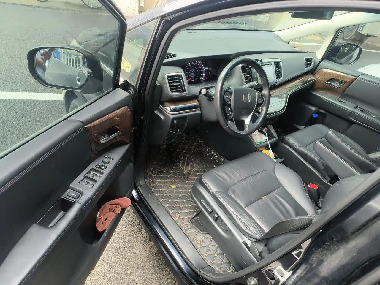 Honda Odyssey 2015 Updated Version 2.4L Smart Edition — миниатюра 16