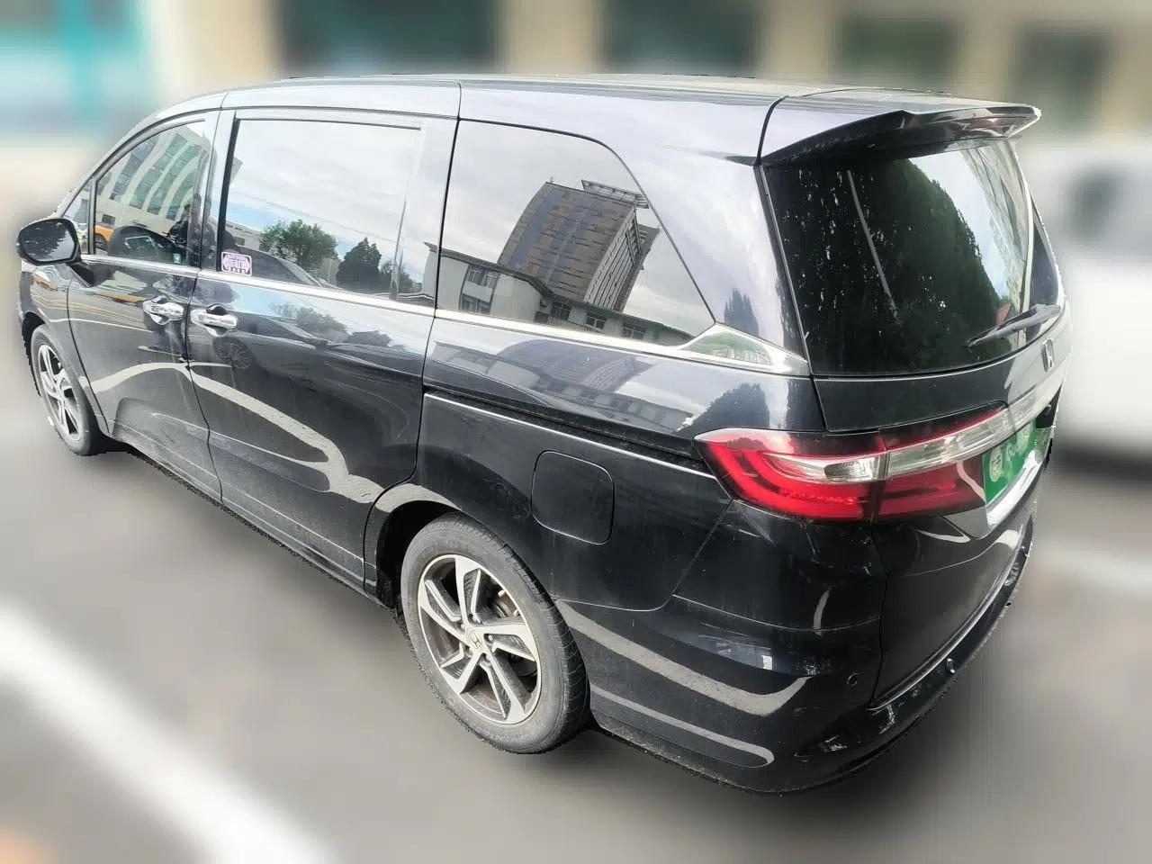 Honda Odyssey 2015 Updated Version 2.4L Smart Edition — миниатюра 4