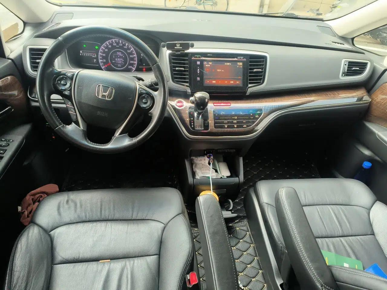 Honda Odyssey 2015 Updated Version 2.4L Smart Edition — миниатюра 9